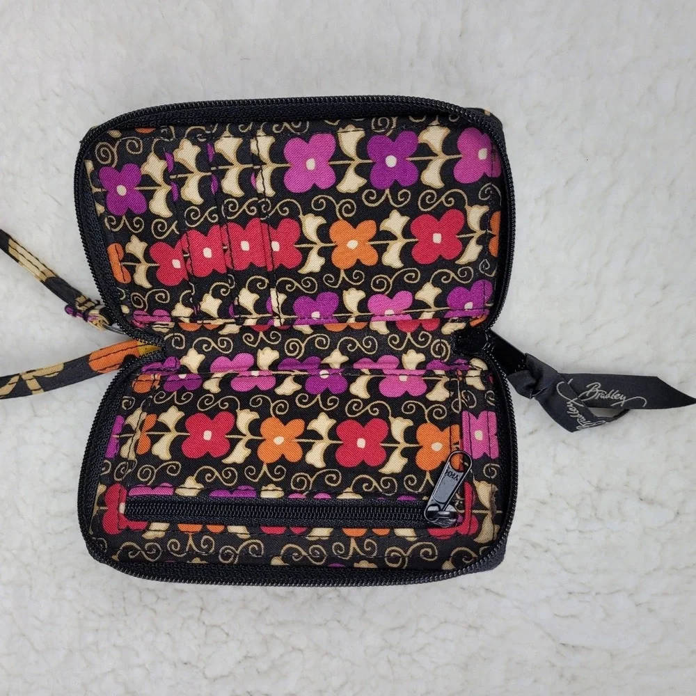 Vera Bradley Suzani‎ Wallet Carry It All Wristlet - Picture 3 of 8